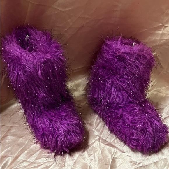 Justice Purple Fuzzy Slippers/ also great for Halloween and parties - Picture 1 of 4